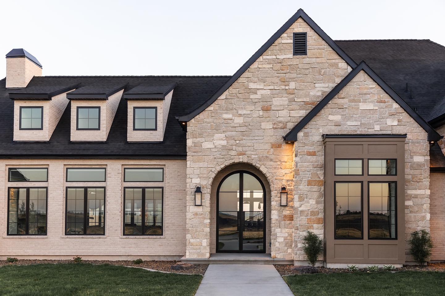 pinkys-iron-doors-01